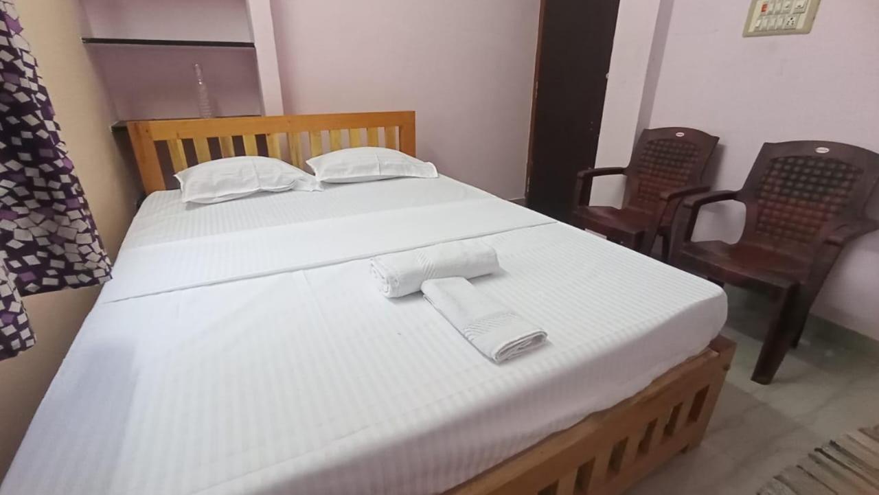 Thiru Arunai Guest House Tiruvannāmalai Extérieur photo